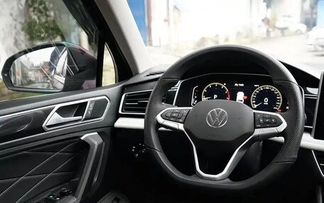 Volkswagen Tiguan II, 2023 год, 2 550 000 рублей, 8 фотография