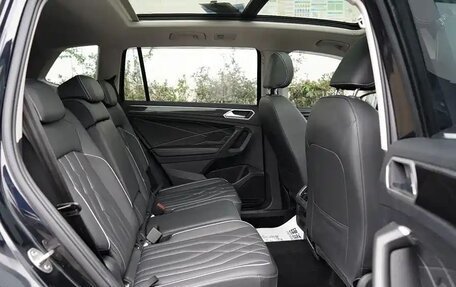 Volkswagen Tiguan II, 2023 год, 2 550 000 рублей, 12 фотография