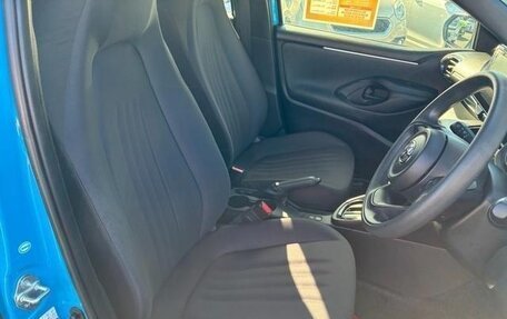 Toyota Yaris, 2021 год, 770 000 рублей, 11 фотография