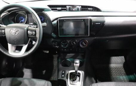 Toyota Hilux VIII, 2019 год, 3 475 000 рублей, 14 фотография