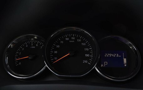 Renault Logan II, 2016 год, 849 000 рублей, 12 фотография