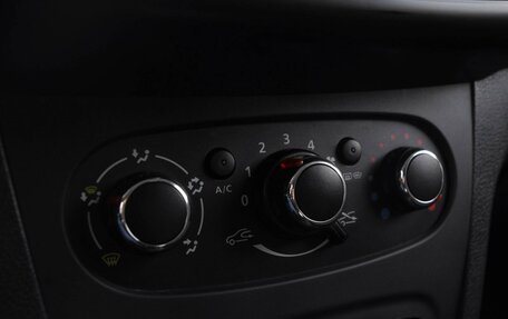 Renault Logan II, 2016 год, 849 000 рублей, 15 фотография