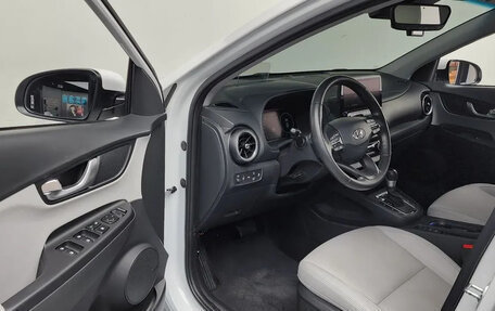 Hyundai Kona I, 2022 год, 1 868 010 рублей, 6 фотография