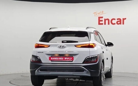 Hyundai Kona I, 2022 год, 1 868 010 рублей, 3 фотография