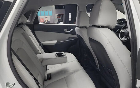 Hyundai Kona I, 2022 год, 1 868 010 рублей, 17 фотография