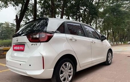 Honda Fit, 2022 год, 1 080 000 рублей, 5 фотография