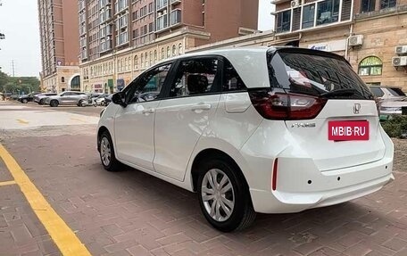 Honda Fit, 2022 год, 1 080 000 рублей, 7 фотография