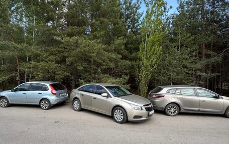 Chevrolet Cruze II, 2010 год, 650 000 рублей, 4 фотография