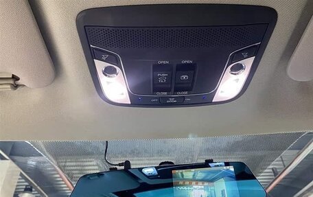 Honda Vezel, 2021 год, 1 900 230 рублей, 13 фотография