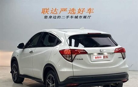 Honda Vezel, 2021 год, 1 900 230 рублей, 21 фотография