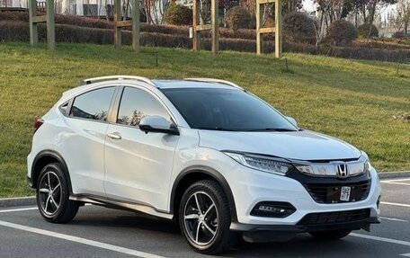 Honda Vezel, 2022 год, 1 650 007 рублей, 3 фотография