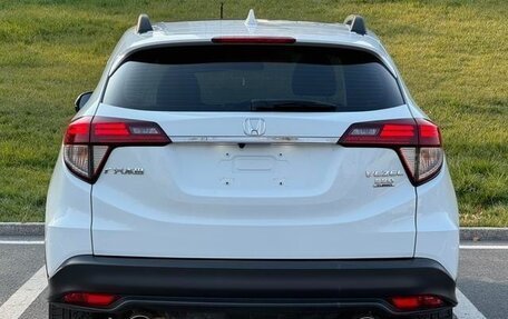 Honda Vezel, 2022 год, 1 650 007 рублей, 7 фотография