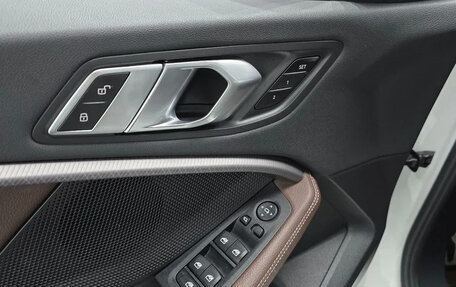 BMW 1 серия, 2021 год, 2 078 030 рублей, 10 фотография