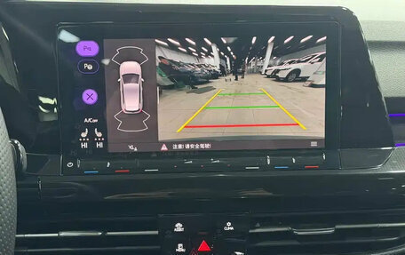 Volkswagen Golf VIII, 2021 год, 1 500 000 рублей, 13 фотография