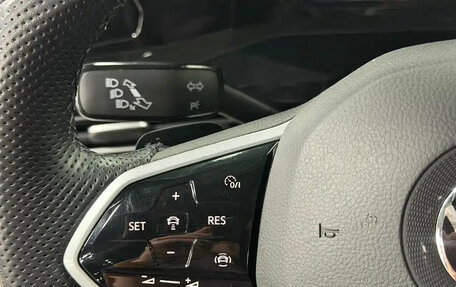 Volkswagen Golf VIII, 2021 год, 1 500 000 рублей, 14 фотография