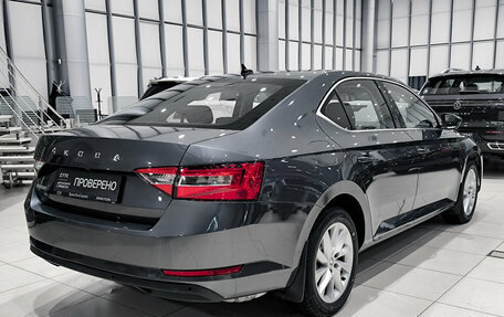 Skoda Superb III рестайлинг, 2021 год, 2 650 000 рублей, 6 фотография