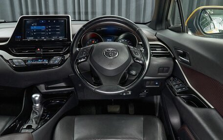 Toyota C-HR I рестайлинг, 2017 год, 2 277 000 рублей, 8 фотография