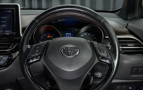 Toyota C-HR I рестайлинг, 2017 год, 2 277 000 рублей, 15 фотография