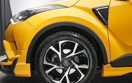 Toyota C-HR I рестайлинг, 2017 год, 2 277 000 рублей, 21 фотография