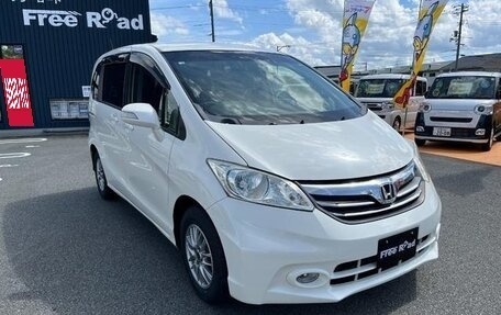Honda Freed I, 2013 год, 786 000 рублей, 2 фотография