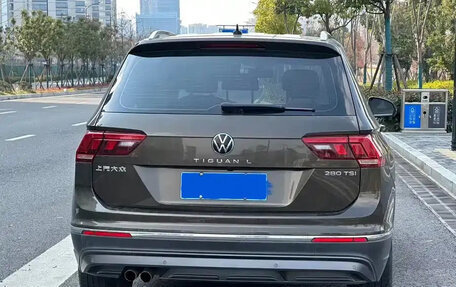Volkswagen Tiguan II, 2021 год, 1 502 000 рублей, 6 фотография