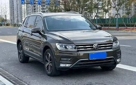 Volkswagen Tiguan II, 2021 год, 1 502 000 рублей, 3 фотография