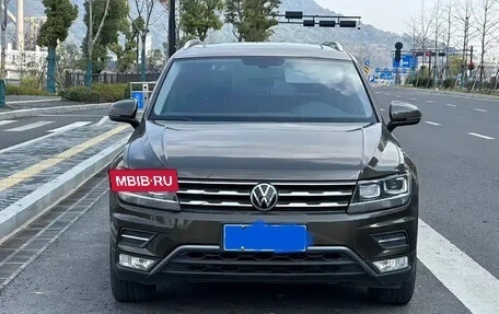 Volkswagen Tiguan II, 2021 год, 1 502 000 рублей, 2 фотография