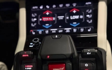 Lamborghini Urus I, 2025 год, 35 000 000 рублей, 8 фотография