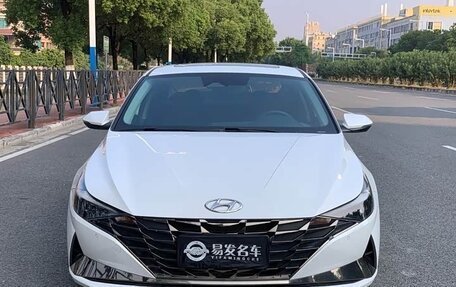 Hyundai Elantra, 2022 год, 1 370 000 рублей, 3 фотография