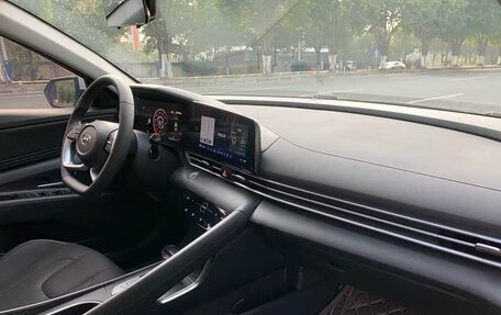 Hyundai Elantra, 2022 год, 1 370 000 рублей, 8 фотография