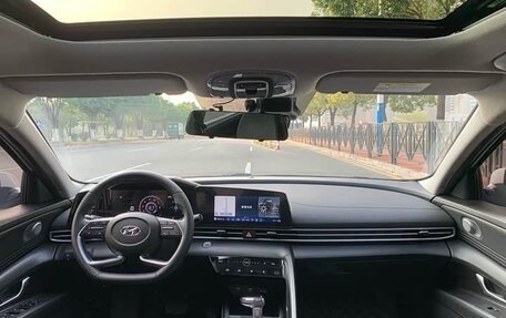 Hyundai Elantra, 2022 год, 1 370 000 рублей, 11 фотография