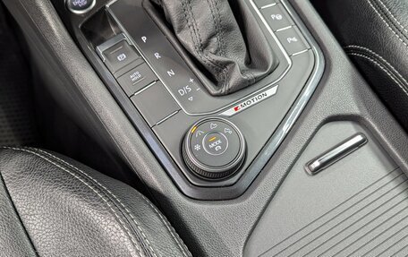 Volkswagen Tiguan II, 2019 год, 2 800 000 рублей, 26 фотография