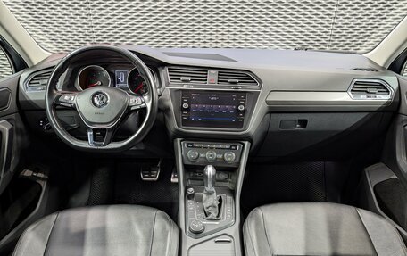 Volkswagen Tiguan II, 2019 год, 2 800 000 рублей, 21 фотография