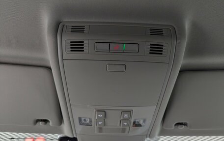 Volkswagen Tiguan II, 2019 год, 2 800 000 рублей, 30 фотография