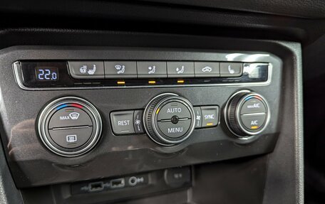 Volkswagen Tiguan II, 2019 год, 2 800 000 рублей, 25 фотография