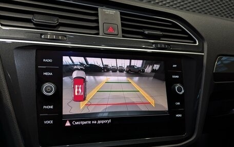 Volkswagen Tiguan II, 2019 год, 2 800 000 рублей, 24 фотография