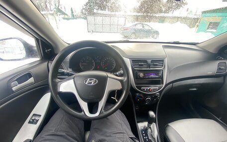 Hyundai Solaris II рестайлинг, 2011 год, 530 000 рублей, 7 фотография