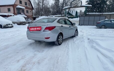 Hyundai Solaris II рестайлинг, 2011 год, 530 000 рублей, 4 фотография
