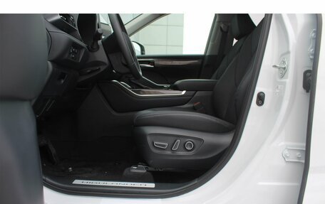 Toyota Highlander, 2025 год, 5 930 000 рублей, 17 фотография