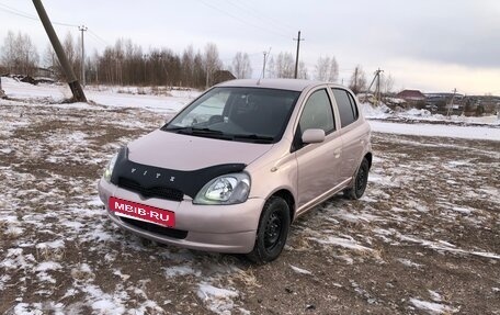 Toyota Vitz, 2001 год, 390 000 рублей, 2 фотография