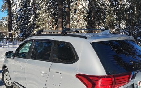 Mitsubishi Outlander III рестайлинг 3, 2022 год, 2 460 000 рублей, 7 фотография