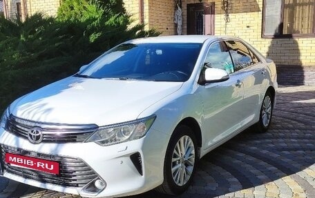 Toyota Camry, 2015 год, 1 850 000 рублей, 2 фотография