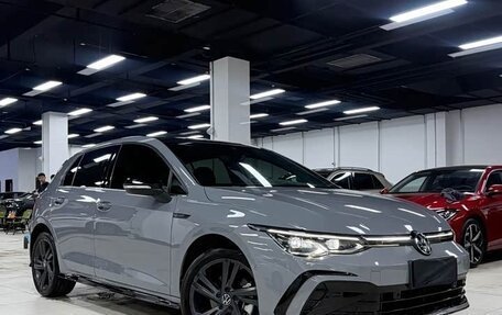 Volkswagen Golf VIII, 2022 год, 1 950 000 рублей, 1 фотография