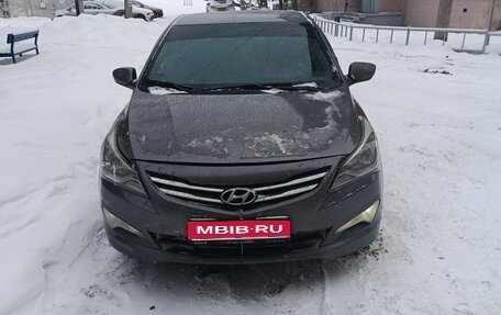 Hyundai Solaris II рестайлинг, 2015 год, 550 000 рублей, 1 фотография