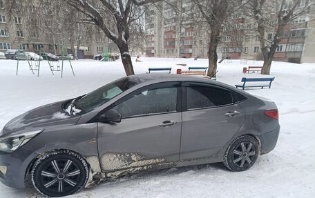 Hyundai Solaris II рестайлинг, 2015 год, 550 000 рублей, 2 фотография