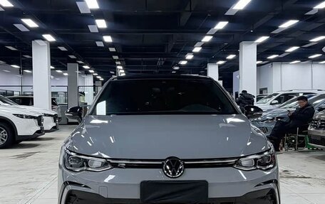 Volkswagen Golf VIII, 2022 год, 1 950 000 рублей, 2 фотография