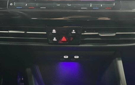 Volkswagen Golf VIII, 2022 год, 1 950 000 рублей, 15 фотография