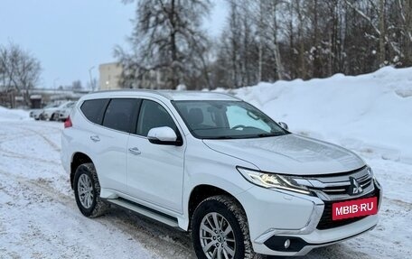 Mitsubishi Pajero Sport III рестайлинг, 2019 год, 3 600 000 рублей, 3 фотография