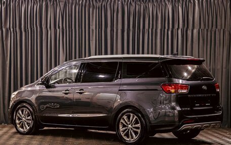 KIA Carnival III, 2017 год, 2 595 000 рублей, 4 фотография