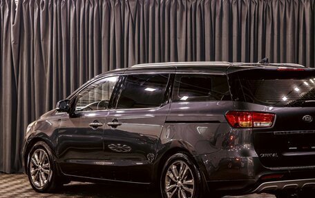 KIA Carnival III, 2017 год, 2 595 000 рублей, 9 фотография